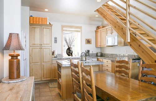 Salt Lake Mountain Resorts Condo | Alpine Creek #4 by Cottonwood Lodging
