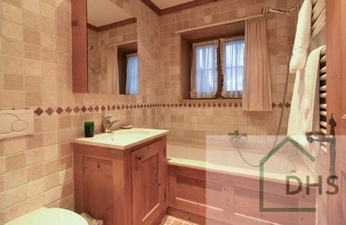Ormont-Dessus Ski Chalet | Alpine Elegance: 5 Bedroom Family Chalet, Just Moments from Glacier 3000