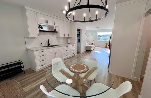 Hinton House | Alpine Escape-Completely Renovated Home, 20 minutes from Jasper Park Gates