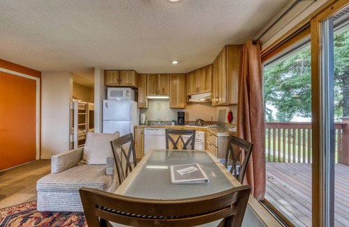 Boise Condo | Alpine getaway with easy hiking & ski-in/ski-out access