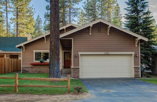 Tahoe Valley House | Alpine Haus - Four Bedroom Home