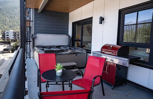 Revelstoke Apartment | Alpine Haven by Revelstoke Vacations