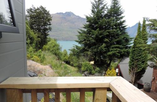 Sunshine Bay Apartment | Alpine Hideout - Tiny home with magic views