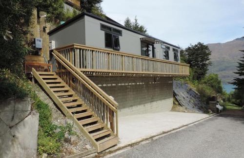 Sunshine Bay Apartment | Alpine Hideout - Tiny home with magic views