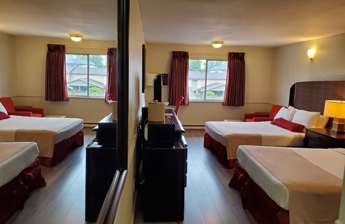 South Clearbrook Hotel | Alpine Inn