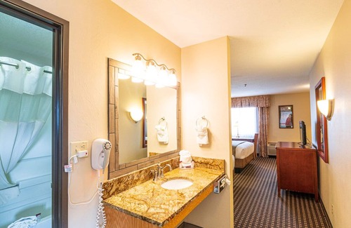 Gunnison Hotel | Alpine Inn & Suites