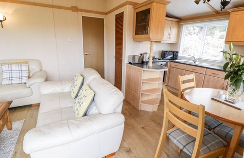 Rhyd-y-foel Cottage | ALPINE LODGE, pet friendly, character holiday cottage in Rhyd-Y-Foel