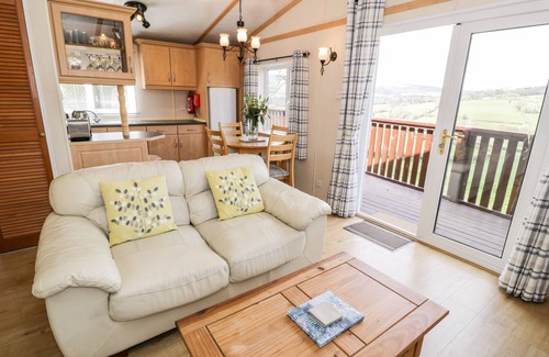 Rhyd-y-foel Cottage | ALPINE LODGE, pet friendly, character holiday cottage in Rhyd-Y-Foel