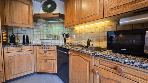 Frutigen Apartment | Alpine Loft, Central, Balcony, Parking, Family,PS5