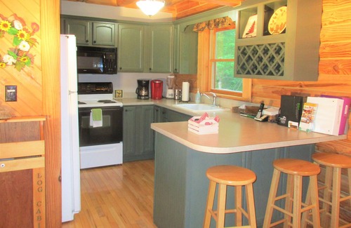 Seven Devils Cabin | ALPINE LOG CABIN/COZY, COMFORTABLE, MODERN/BLUE RIDGE MOUNTAINS NEAR BOONE N.C.