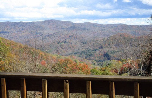 Seven Devils Cabin | ALPINE LOG CABIN/COZY, COMFORTABLE, MODERN/BLUE RIDGE MOUNTAINS NEAR BOONE N.C.