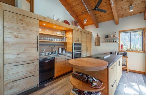 Alpine Meadows House | Alpine Meadows Beauty with 6 BR/6 BA