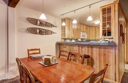 Alpine Meadows Condo | Alpine Meadows Peak | Private Balcony with BBQ, Near Commons Beach and Alpine Me