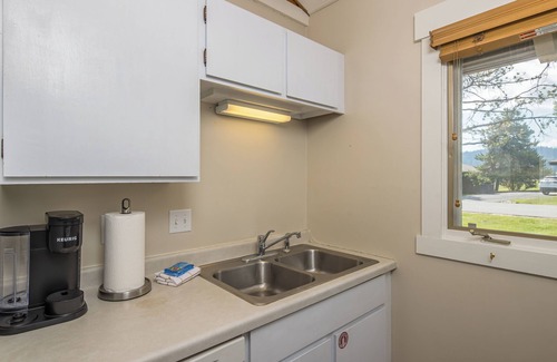 Big Sky Meadow Village Condo | Alpine Nest Chalet - Nordic Skiing | Community Hot tub, pool & sauna