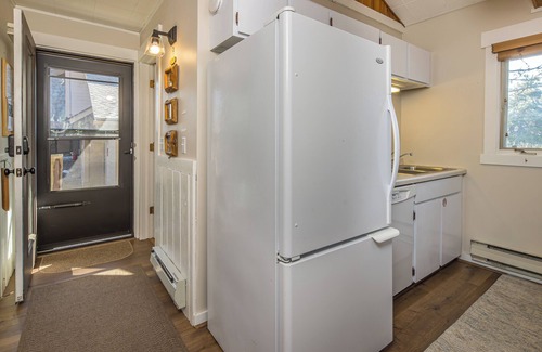 Big Sky Meadow Village Condo | Alpine Nest Chalet - Nordic Skiing | Community Hot tub, pool & sauna