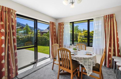 Hanmer Springs House | Alpine Peek - Hanmer Springs Holiday Home