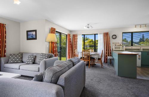 Hanmer Springs House | Alpine Peek - Hanmer Springs Holiday Home