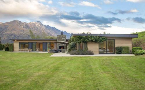 Lower Shotover Villa | Alpine Retreat by MajorDomo