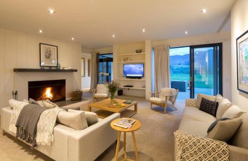 Lower Shotover Villa | Alpine Retreat by MajorDomo