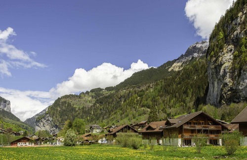 Lauterbrunnen Apartment | Alpine retreat in the "valley of the waterfalls “ with breath-taking views