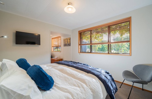 Te Anau Bed & Breakfast | Alpine Rock B&B