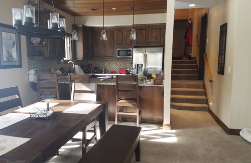 North Park City Condo | Alpine Serenity Retreat. 2BR 3BA Lux Condo. Great location! Walk to lifts.