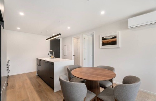 Wanaka Apartment | Alpine Serenity Summa