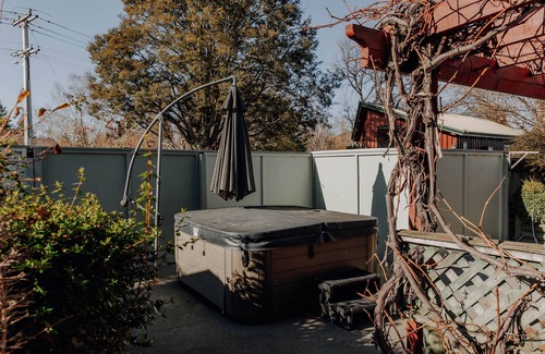 Hanmer Springs House | Alpine Springs Motel | Hot Tub | Pool Table