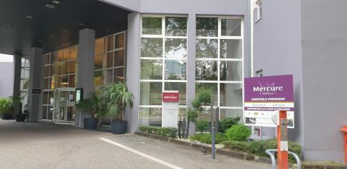 Quartier Capuche-Allies Apartment | Alpine Stay - Studio Entier Résidence Standing vue parc au calme - Parking Gratuit - Wifi - Tram à proximité