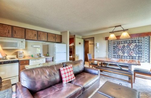 Boise Condo | Alpine townhome with WiFi & ski-in access
