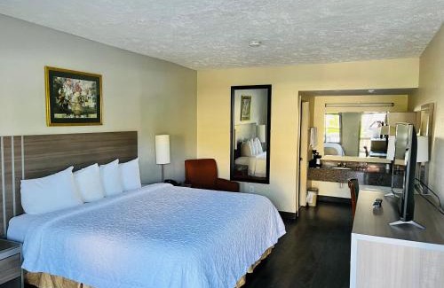 Helen Hotel | Alpine Valley Inn