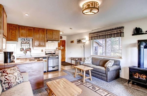 Yosemite West House | Alpine View