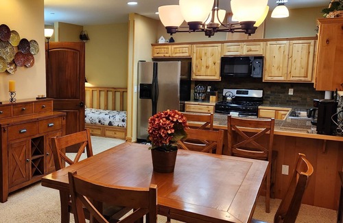 Kellogg Condo | Alpine Village Condo - Close to Silver Mtn Resort!