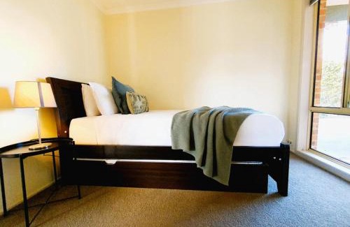 Avonside House | Alpine Vista Large Family Holiday Home