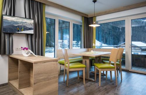 Juns Apartment | Alps Tux