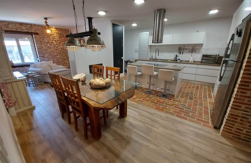 Lillo Villa | Alquiler Casa/chalet en el Campo con Piscina Climatizada y spa Para 12 Personas