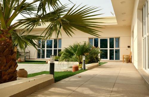 Al Hamra Hotel | Alshuruq Stay