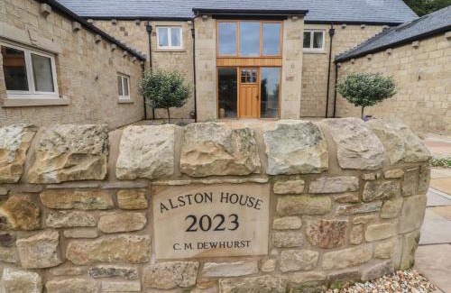 Higher Walton House | Alston House