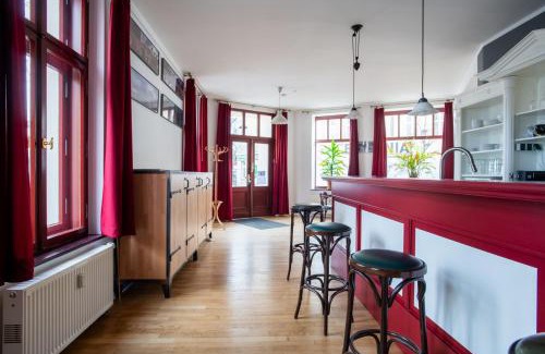 Weissensee Apartment | Alt-Berliner Eckkneipe - "Feuchte Ecke"
