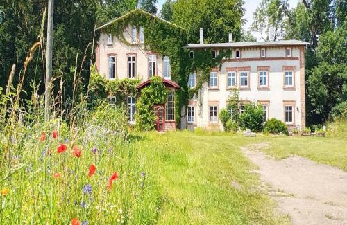 Lalendorf Apartment | Alt Krassow Lakeside Retreat, cleaning included