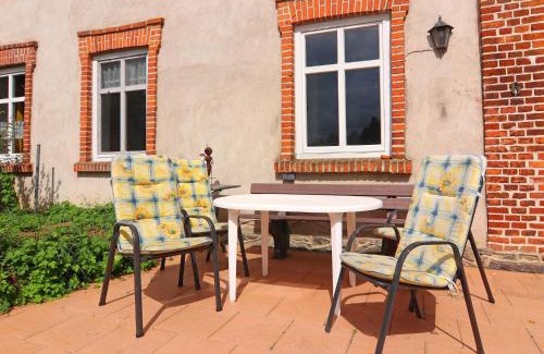 Lalendorf Apartment | Alt Krassow Lakeside Retreat, cleaning included