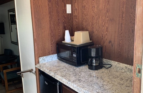 Alta Sierra Hotel | Alta Sierra Village Inn