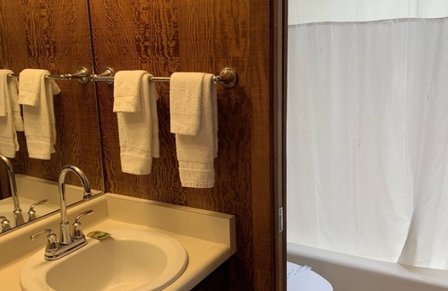 Alta Sierra Hotel | Alta Sierra Village Inn