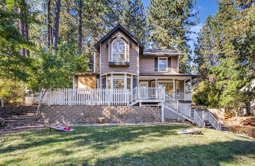 Alta Sierra House | Alta Sierra’s Getaway home- pool, hot tub, golf course and private bar