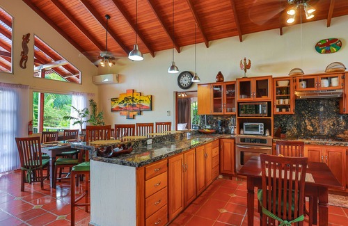 Manuel Antonio Villa | Alta Vista Villas Casas Vacacionales