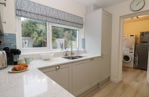 Freshwater Cottage | ALTAIR, family friendly, character holiday cottage in Freshwater