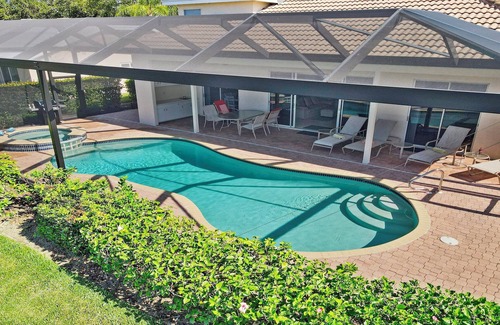 Crown Pointe Villa | Altaira - Top Location, Lake View, Pool, Spa,4 Bed