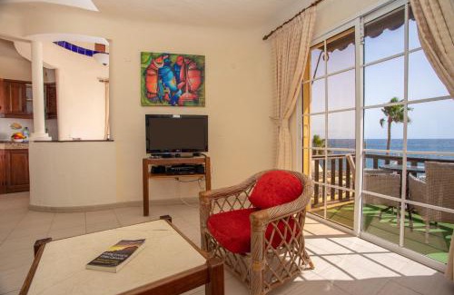 Playa del Aguila House | Altamar 53 balcony sea views By CanariasGetaway