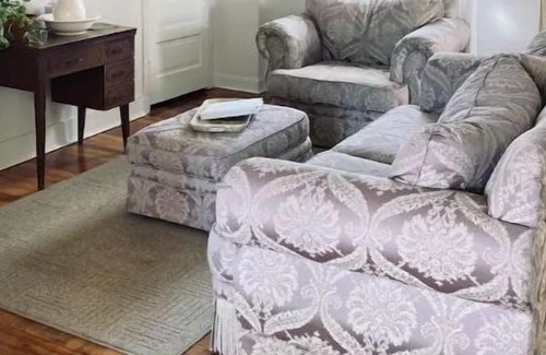 Hutchinson House | AltaVistaFlats Fully furnished Great location!