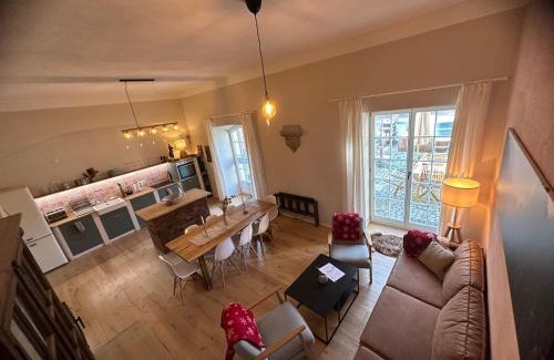 Pirna Apartment | Alte Brennerei Schloss Zehista EG Rittersporn